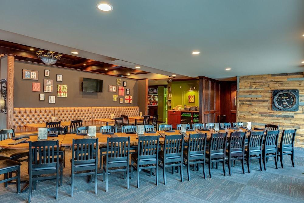 The Thompson Hotel Kamloops Exterior photo